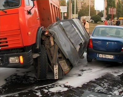 зажатой восьмерка
